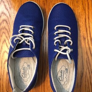 NWT Clark’s women’s Cloud stepper shoes